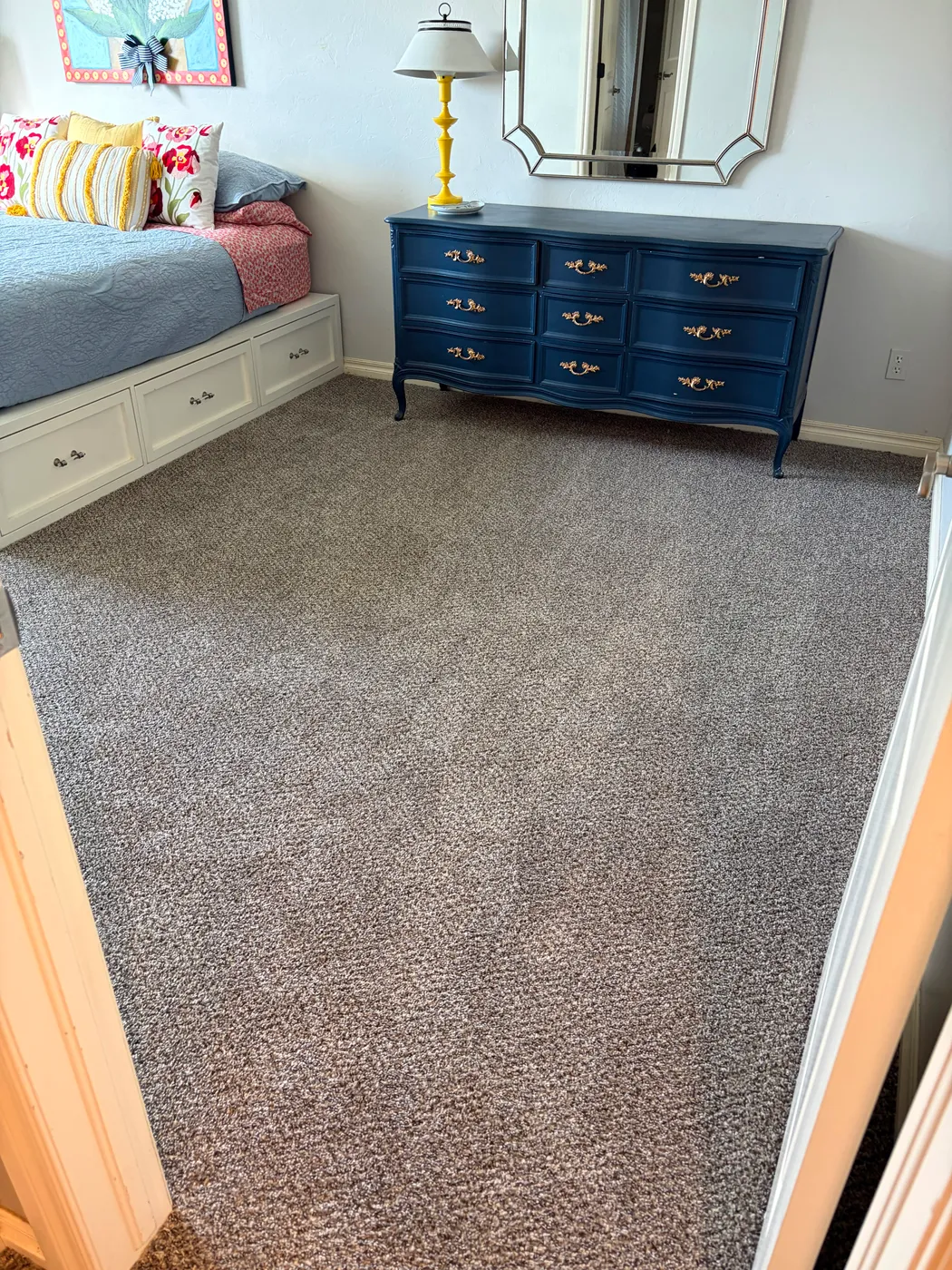 Soft textured carpet in an Oklahoma City bedroom install