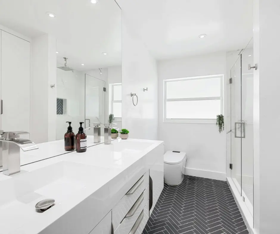 Porcelain tile flooring in an Oklahoma City bathroom